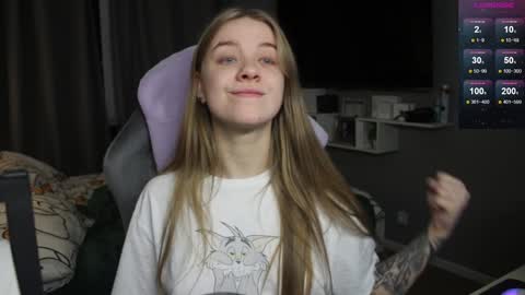 Snapshot of candy_meggie chatting on 12, 12, 2024 Megan online show from 12, 12, 2024