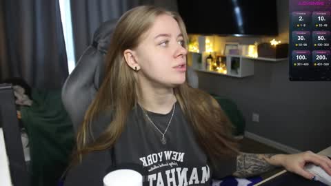 Snapshot of candy_meggie chatting on 17, 12, 2024 Megan online show from 17, 12, 2024