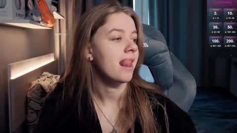 Snapshot of candy_meggie chatting on 27, 1, 2025 Megan online show from 27, 1, 2025