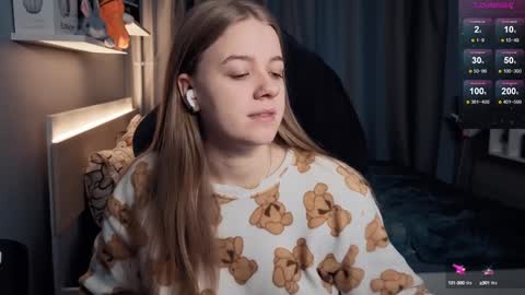 Snapshot of candy_meggie chatting on 2, 2, 2025 Megan online show from 2, 2, 2025