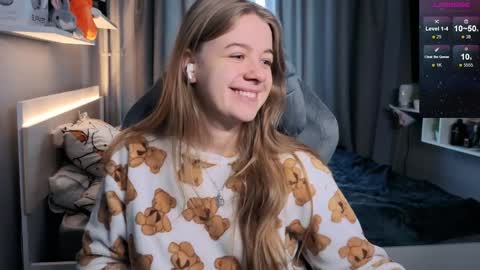 Snapshot of candy_meggie chatting on 3, 2, 2025 Megan online show from 3, 2, 2025