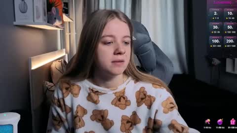 Snapshot of candy_meggie chatting on 11, 3, 2025 Megan online show from 11, 3, 2025