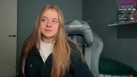 Snapshot of candy_meggie chatting on 29, 9, 2025 Megan online show from 29, 9, 2025