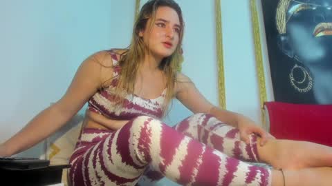 Snapshot of candy_plus chatting on 4, 1, 2025 Candy plus online show from 4, 1, 2025