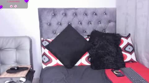 YECENIA - online show from 18, 10, 2025