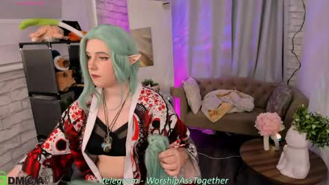 Snapshot of candy_yeah chatting on 4, 5, 2026 Mary online show from 4, 5, 2026
