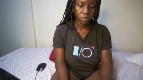 Snapshot of candycurly_ chatting on 7, 10, 2025 candycurly_ online show from 7, 10, 2025