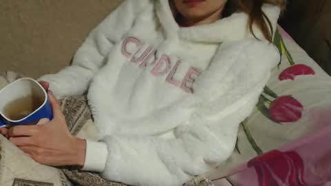 say meow and send tips  online show from 14, 12, 2024