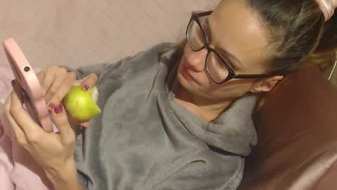 say meow and send tips  online show from 8, 11, 2025