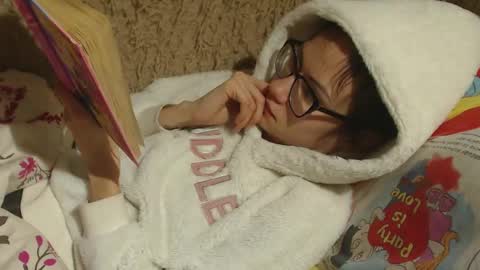 say meow and send tip  online show from 24, 2, 2025