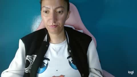 Snapshot of candymilfff chatting on 4, 2, 2026 candymilfff online show from 4, 2, 2026