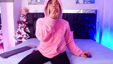 Aura  online show from 18, 1, 2025