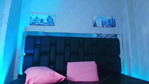 Aura  online show from 3, 2, 2025