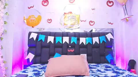 Aura  online show from 23, 9, 2025