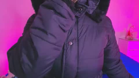 Aura  online show from 22, 11, 2025