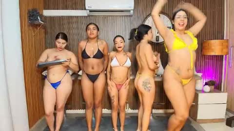 Snapshot of canelasquirtxxx chatting on 2, 2, 2026 Sara online show from 2, 2, 2026