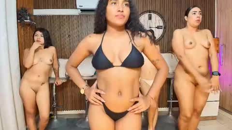 Snapshot of canelasquirtxxx chatting on 25, 2, 2026 Sara online show from 25, 2, 2026