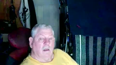 canoelicker69 online show from 17, 10, 2025