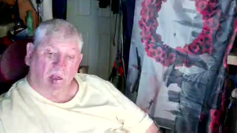 Snapshot of canoelicker69 chatting on 24, 4, 2026 canoelicker69 online show from 24, 4, 2026