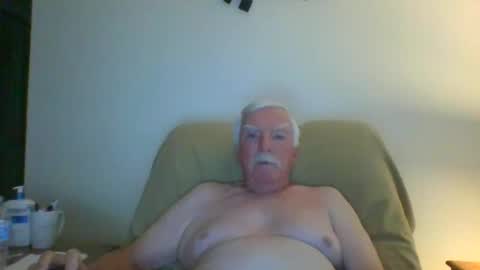 Snapshot of capecod21 chatting on 12, 10, 2025 capecod21 online show from 12, 10, 2025