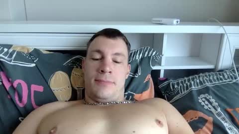 Snapshot of capt_oliver chatting on 16, 12, 2025 follow my twitter online show from 16, 12, 2025