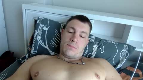 Snapshot of capt_oliver chatting on 17, 12, 2025 follow my twitter online show from 17, 12, 2025