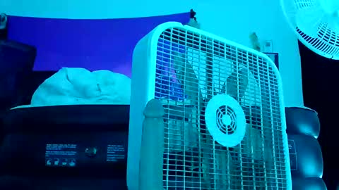 caramelltwink online show from 12, 9, 2025