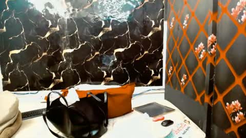 Snapshot of caramelminxx_ chatting on 9, 7, 2026 caramelminxx_ online show from 9, 7, 2026