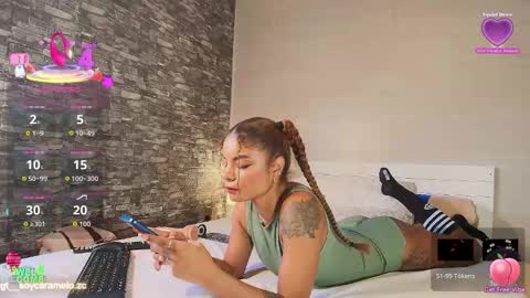 Snapshot of carameloo_06 chatting on 16, 12, 2025 carolina online show from 16, 12, 2025