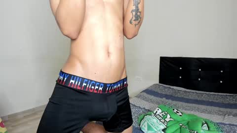 Carlos and Cristian  online show from 5, 2, 2025