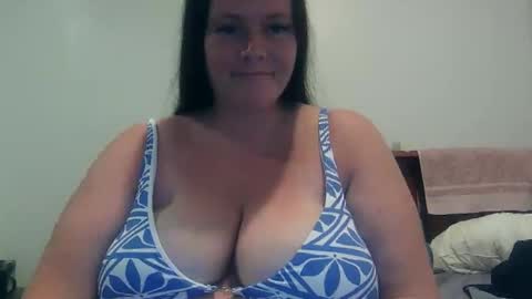 Snapshot of carinabro10 chatting on 3, 11, 2025 carinabro10 online show from 3, 11, 2025