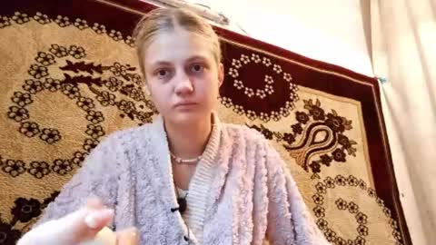 Snapshot of carissaalderson chatting on 23, 4, 2026 Kira online show from 23, 4, 2026