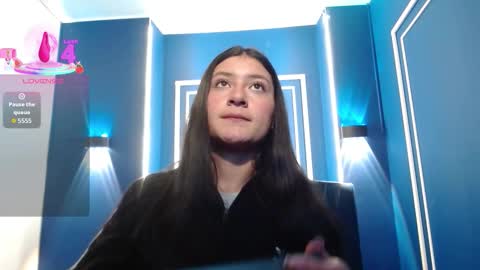 Snapshot of caritoluna_ chatting on 19, 11, 2025 Carito online show from 19, 11, 2025