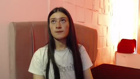 Snapshot of caritoluna_ chatting on 2, 12, 2025 Carito online show from 2, 12, 2025