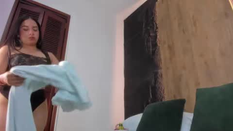 Snapshot of carla_smellie chatting on 3, 7, 2026 C A R L A online show from 3, 7, 2026