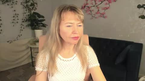 Snapshot of carla_vogue chatting on 15, 11, 2025 Carla Vogue online show from 15, 11, 2025