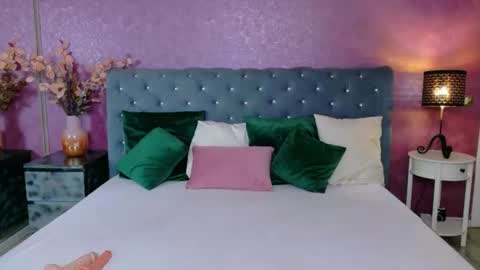 Snapshot of carlareys chatting on 8, 7, 2026 carlareys online show from 8, 7, 2026