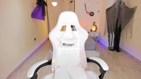 Snapshot of carleewinter chatting on 28, 10, 2025 Alejandra online show from 28, 10, 2025