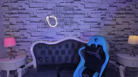 CARLYE   online show from 18, 12, 2024