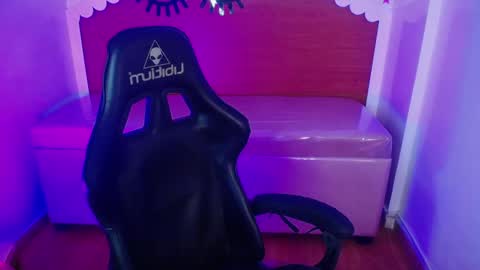 CARLYE   online show from 1, 10, 2025