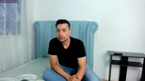 Snapshot of carloholmes chatting on 14, 11, 2025 Carlos online show from 14, 11, 2025