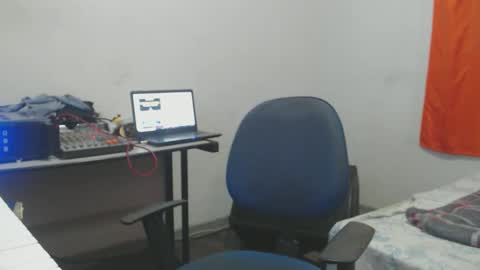 Snapshot of carlos2557 chatting on 30, 4, 2026 carlos online show from 30, 4, 2026