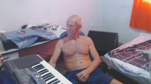 Snapshot of carlos2557 chatting on 31, 5, 2026 carlos online show from 31, 5, 2026