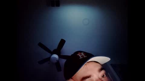 Snapshot of carloscastro9960 chatting on 3, 3, 2026 Los99602521 online show from 3, 3, 2026