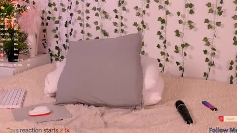 Snapshot of carlymilton chatting on 18, 1, 2025 Carly online show from 18, 1, 2025