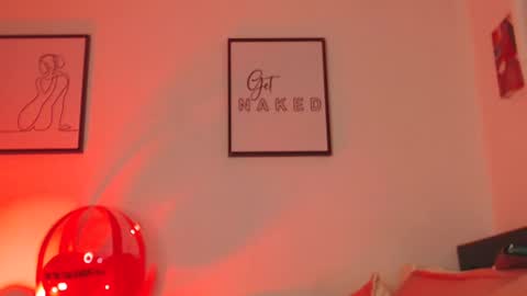 Littlecarly  online show from 25, 2, 2025