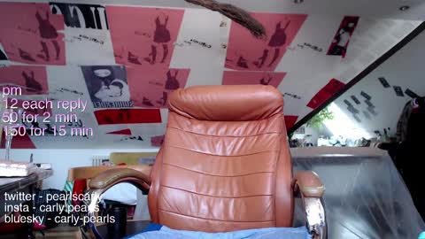 Carly Pearls online show from 28, 1, 2025