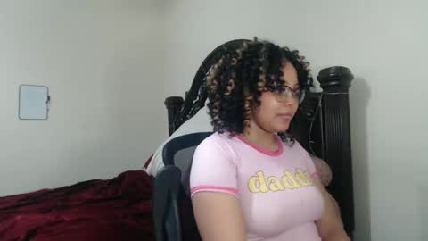 Snapshot of carmellovekisses chatting on 21, 12, 2025 CARAMEL xoxo online show from 21, 12, 2025