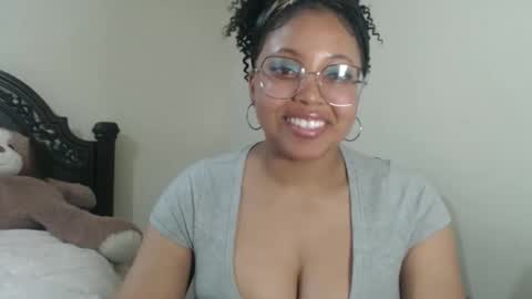 Snapshot of carmellovekisses chatting on 30, 3, 2026 CARAMEL xoxo online show from 30, 3, 2026