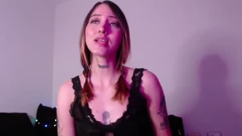 carmennrusso online show from 10, 10, 2025